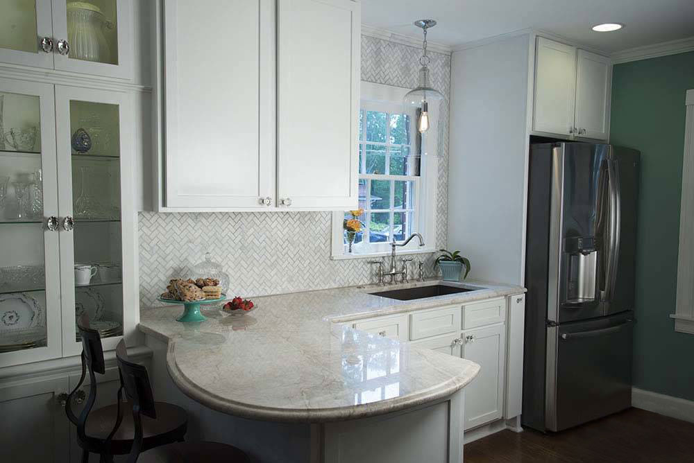Arabescato Carrara Herringbone Pattern