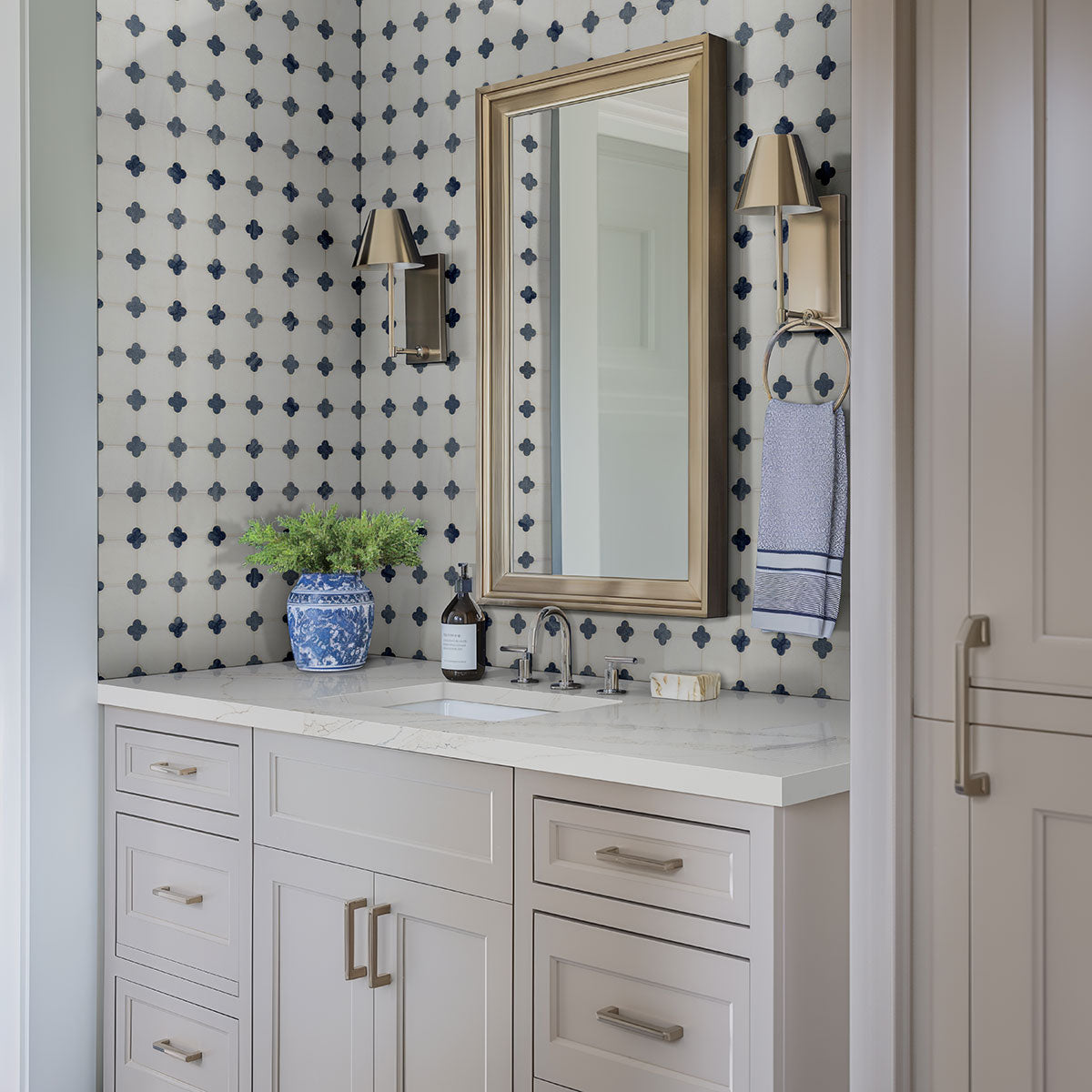 Azula Floret Mosaic Tile