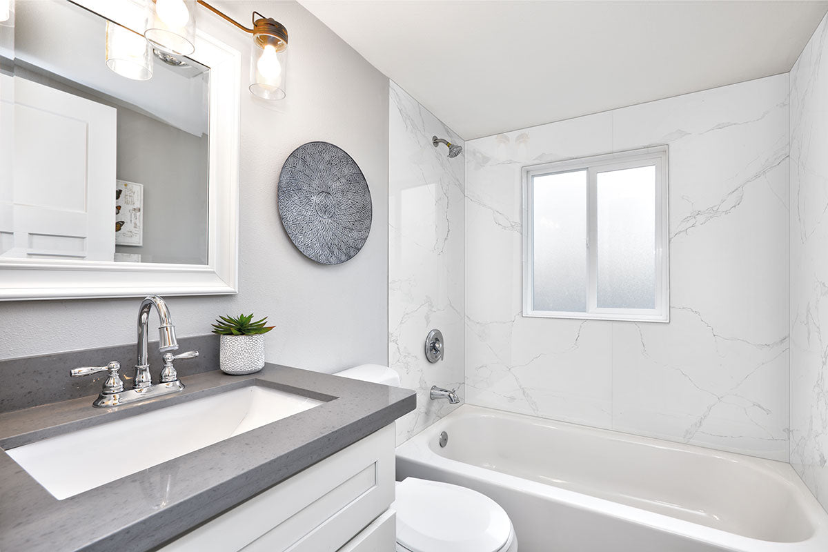 Glacier Pearl Tub and Shower Panels